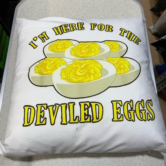 NEW Throw Pillow 18x18 inch cover & insert included - Picture 1 of 2